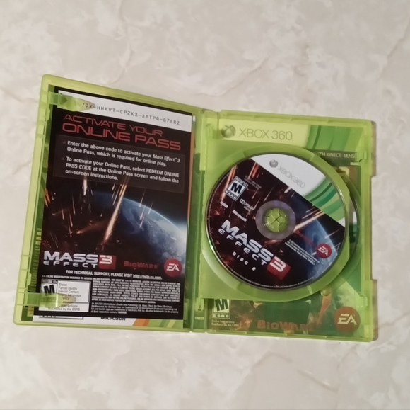 XBOX 360 MASS EFFECT 3 video game - Picture 3 of 5